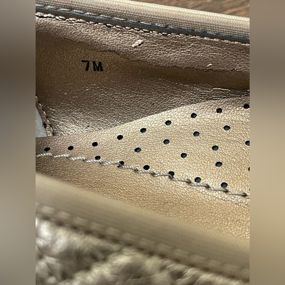 VANELi Bronze/Gold Serene Quilted Leather Flats Size 7 - Picture 6 of 10